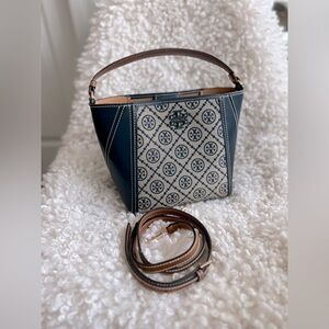 🦄 Authentic Tory Burch Small MCGRAW BUCKET BAG Monogrammed 🩵💙🖤